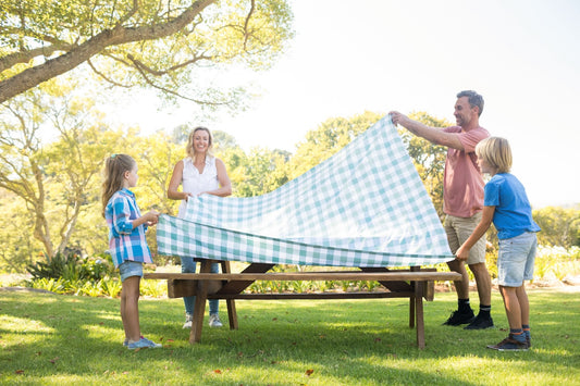 Which Material Makes the Best Practical Tablecloth?